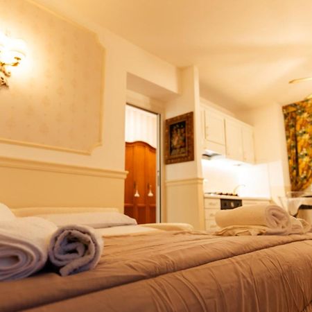 New Cozy Apartment - City Centre Лекко Экстерьер фото
