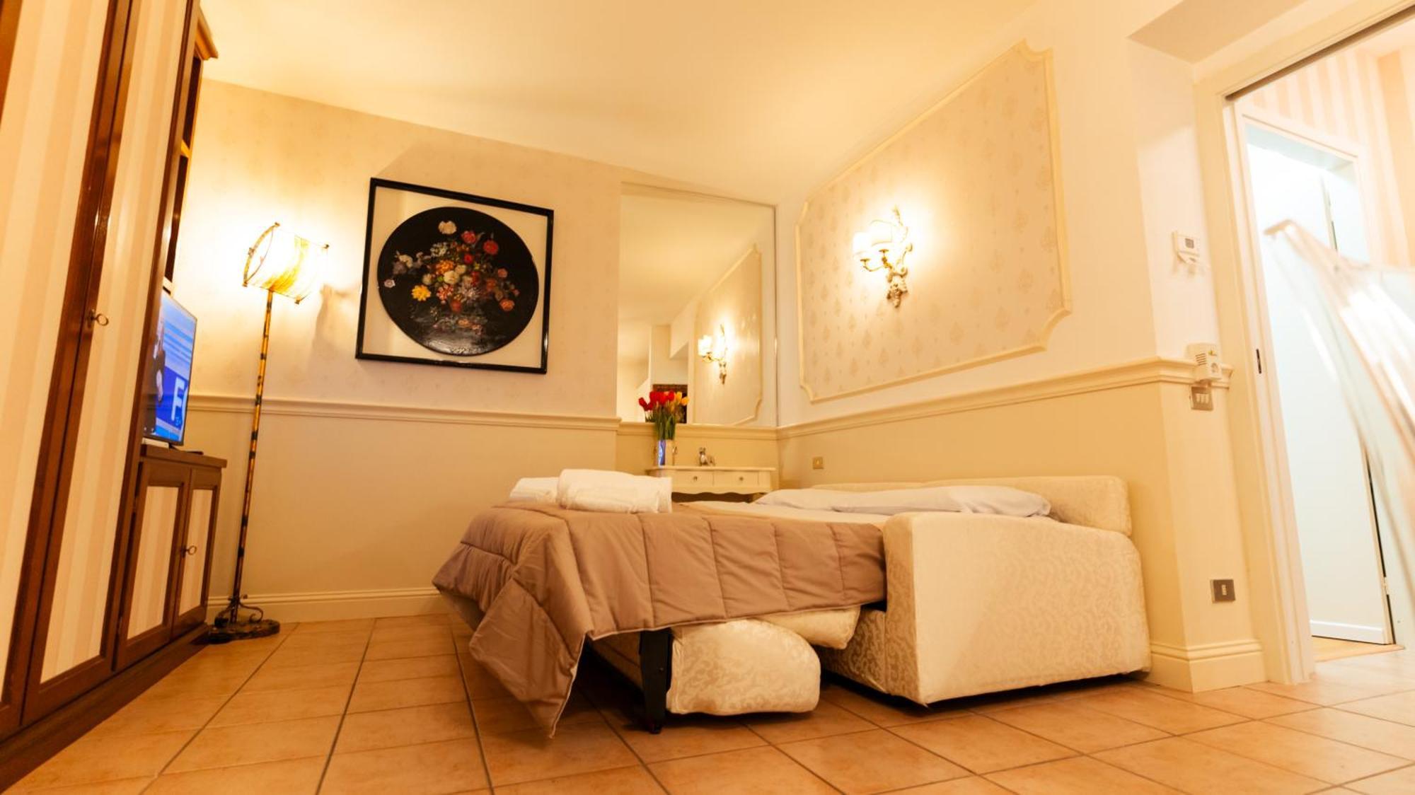 New Cozy Apartment - City Centre Лекко Экстерьер фото