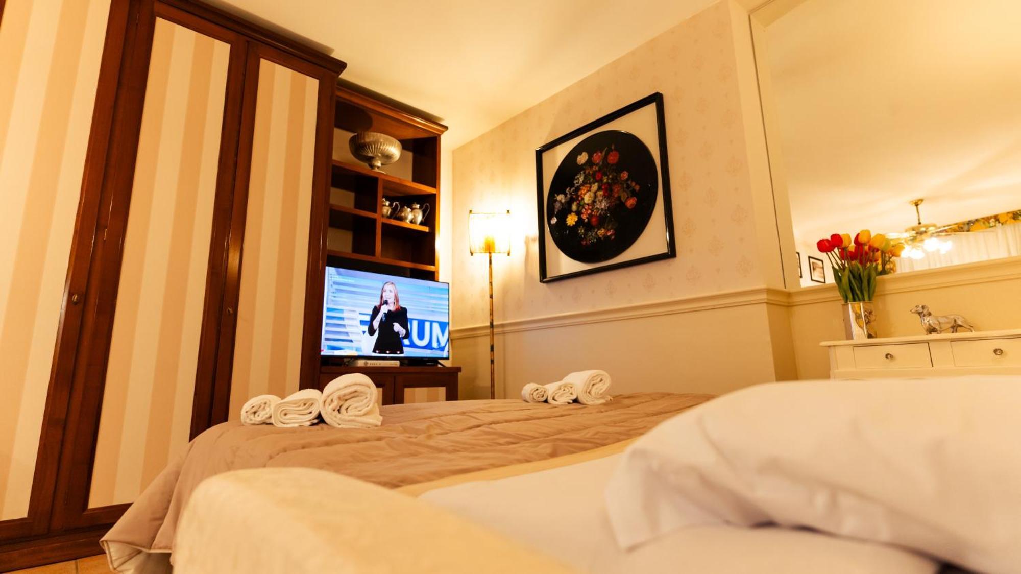 New Cozy Apartment - City Centre Лекко Экстерьер фото