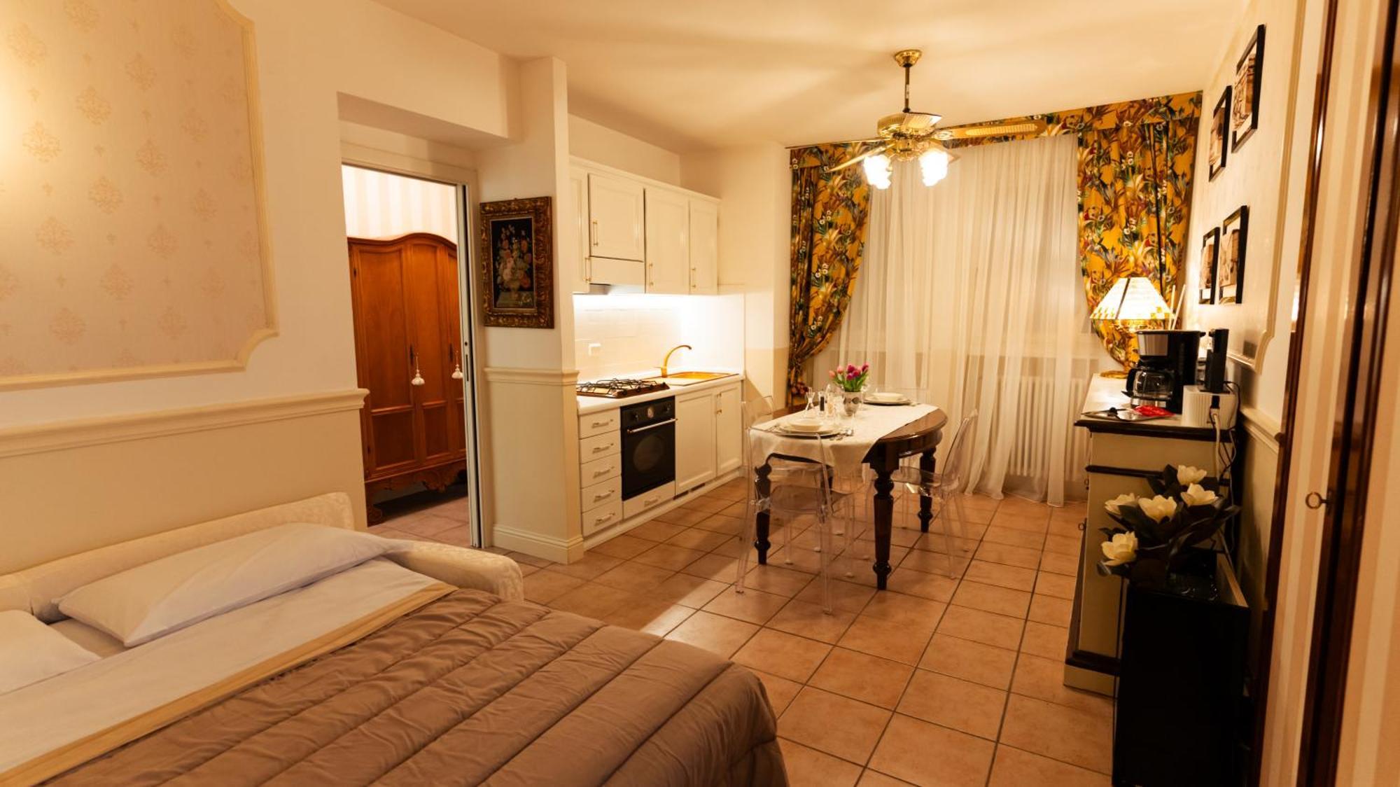 New Cozy Apartment - City Centre Лекко Экстерьер фото