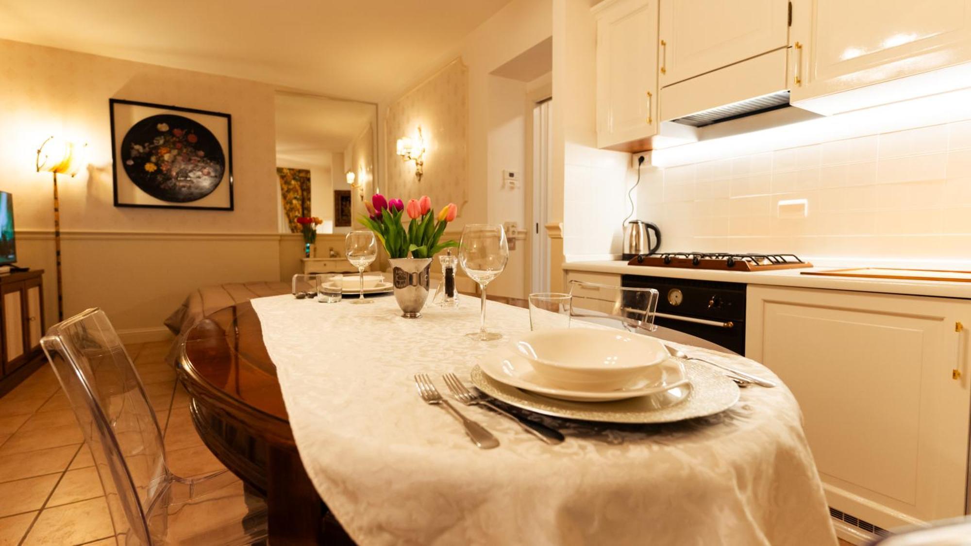 New Cozy Apartment - City Centre Лекко Экстерьер фото