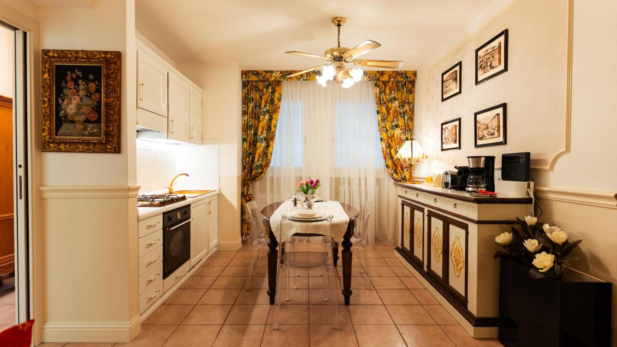 New Cozy Apartment - City Centre Лекко Экстерьер фото
