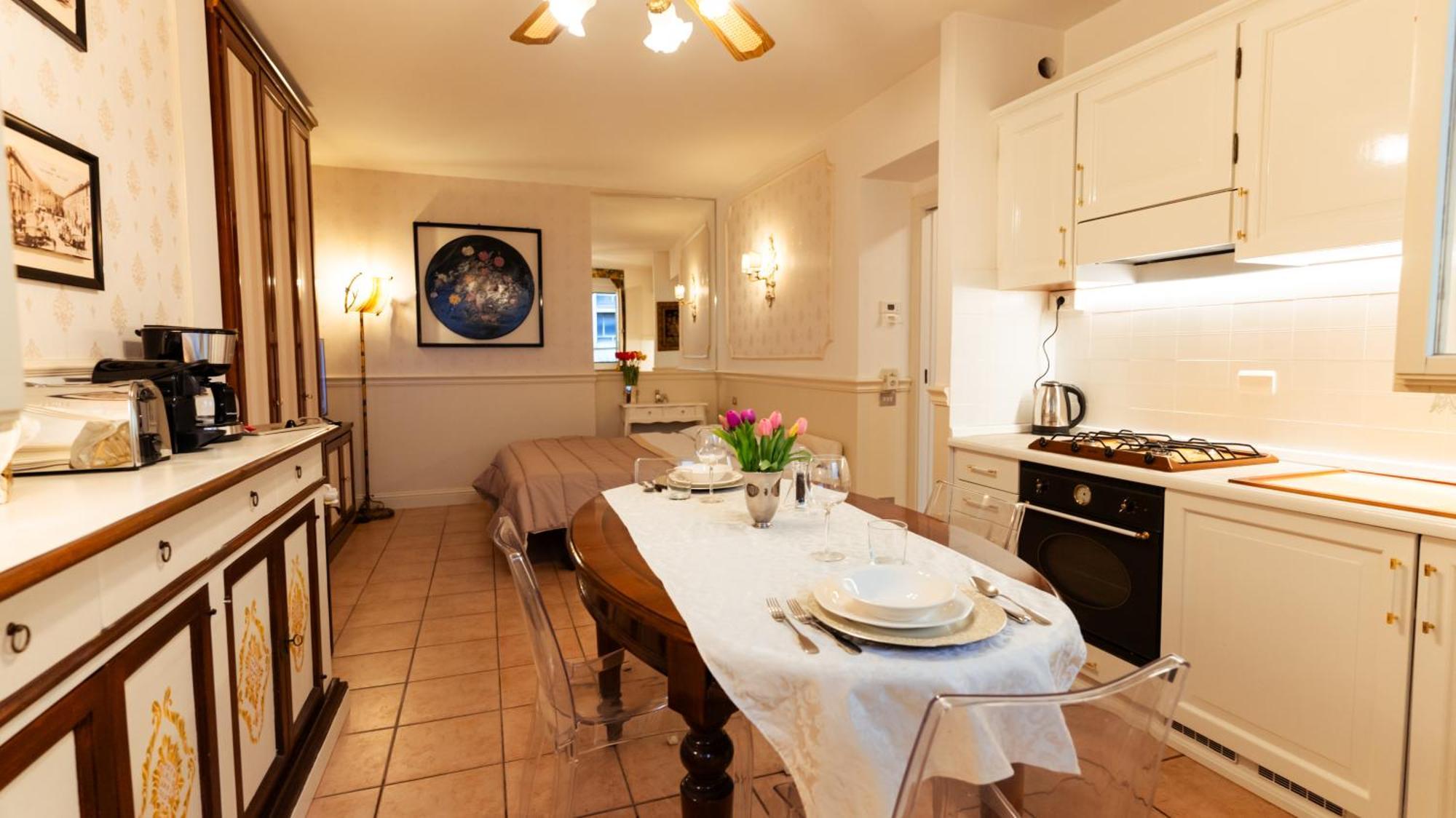 New Cozy Apartment - City Centre Лекко Экстерьер фото