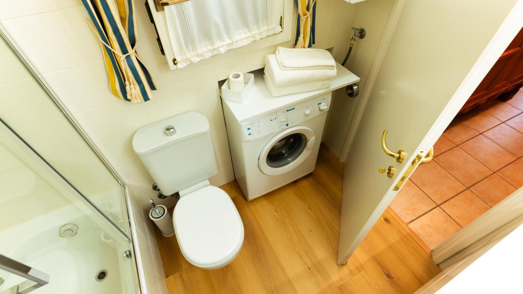 New Cozy Apartment - City Centre Лекко Экстерьер фото