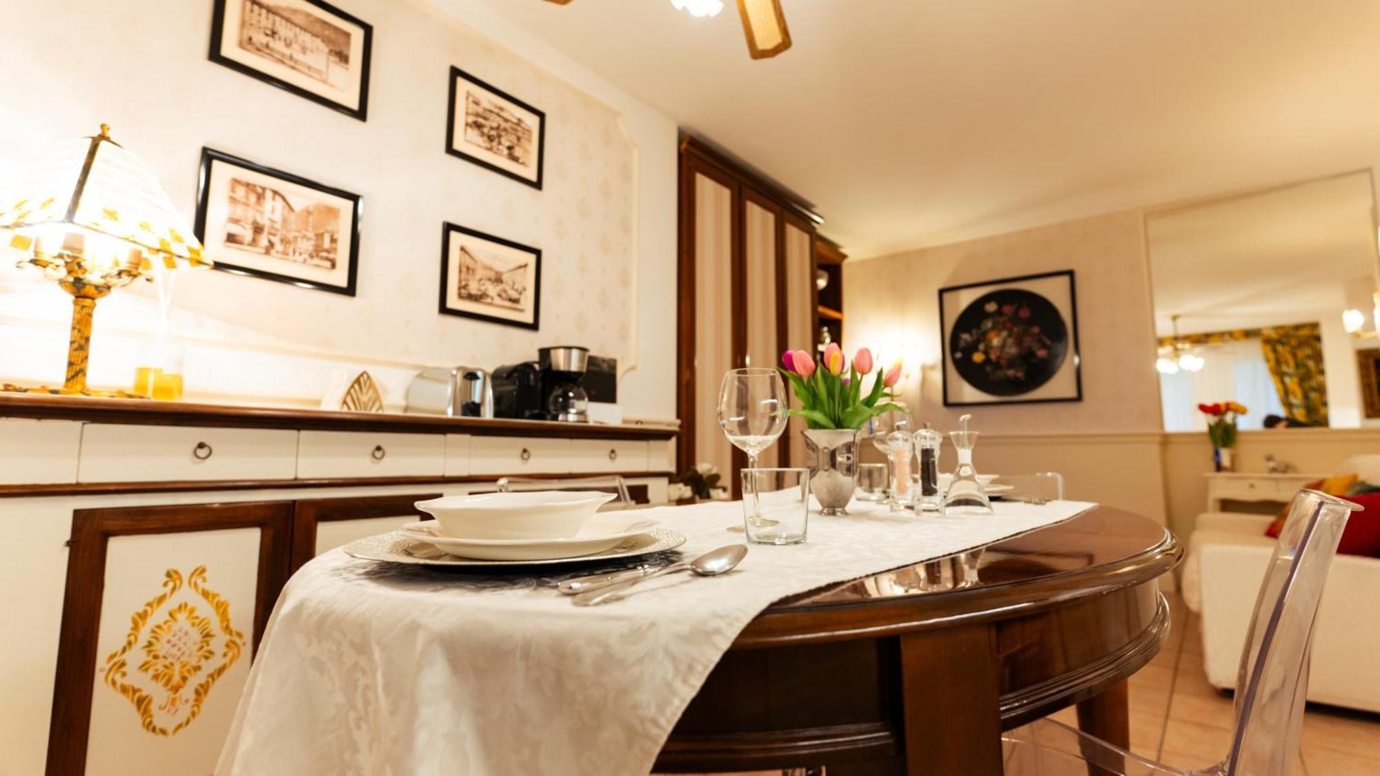 New Cozy Apartment - City Centre Лекко Экстерьер фото