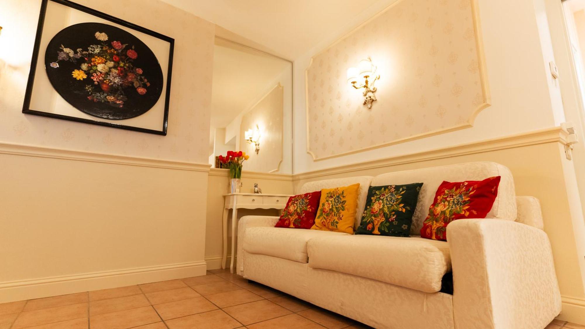 New Cozy Apartment - City Centre Лекко Экстерьер фото